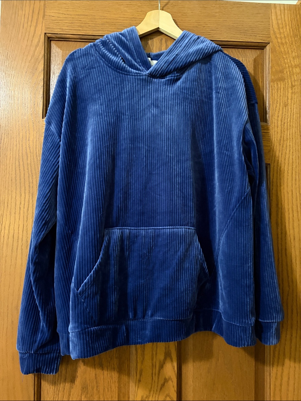 Time and Tru Women’s Corduroy style Velvet Hoodie and matching pants Deep Blue